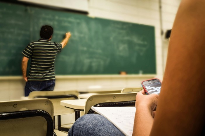 Rientro in classe, il direttore scolastico regionale Ettore Acerra: “L’obiettivo primario è la didattica in presenza al 100%” Rientro in classe, il direttore scolastico regionale Ettore Acerra: “L’obiettivo primario è la didattica in presenza al 100%”