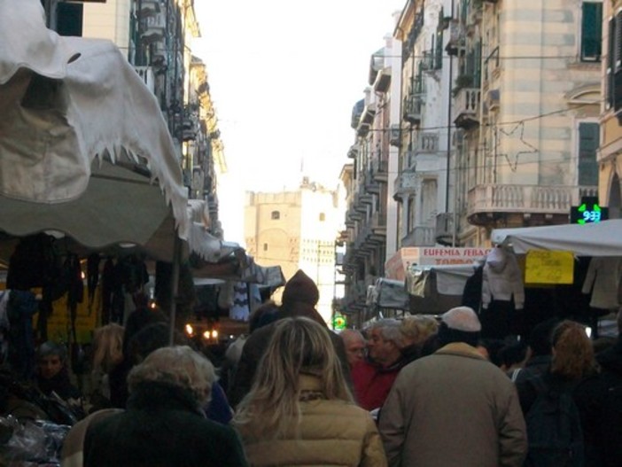 La fiera di Santa Lucia a Savona (immagine di repertorio) La fiera di Santa Lucia a Savona (immagine di repertorio)