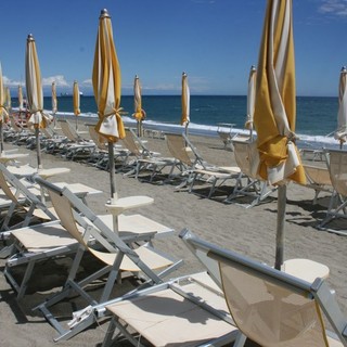 Estate 2021: anno nuovo, regole vecchie. Così le spiagge liguri provano a ripartire