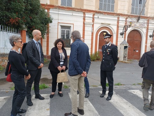 I tecnici del Governo all'ex Piave di Albenga per l'eventuale Cpr, Tomatis: "Scelta sarebbe folle, tutta la città contraria"