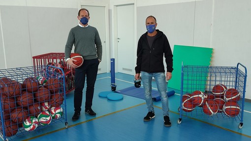 Andora, proseguono gli interventi sulle strutture sportive: nuove attrezzature per le scuole e ristrutturazione del tetto al Palazzetto Andora, proseguono gli interventi sulle strutture sportive: nuove attrezzature per le scuole e ristrutturazione del tetto al Palazzetto