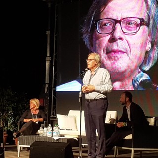 Sgarbi su Toti: "Ho dei grandi progetti per la Liguria, aspetto la sua chiamata" Sgarbi su Toti: "Ho dei grandi progetti per la Liguria, aspetto la sua chiamata"