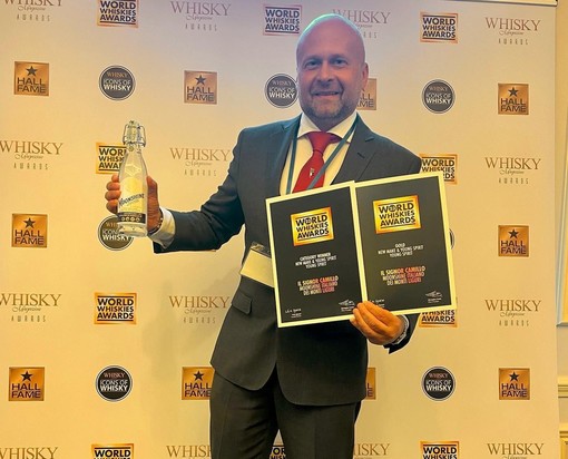 A Sassello il whiskey è campione del mondo: premiato "Il Signor Camillo" a Londra A Sassello il whiskey è campione del mondo: premiato "Il Signor Camillo" a Londra