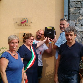 Arriva il settimo defibrillatore a Toirano (FOTO e VIDEO)