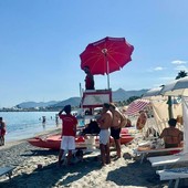 Malore in mare a Pietra Ligure: la famiglia ringrazia bagnino, infermieri e ospedale Malore in mare a Pietra Ligure: la famiglia ringrazia bagnino, infermieri e ospedale