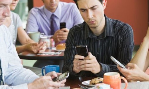 I giovani ed il bisogno di essere sempre "on-line" può essere una dipendenza?