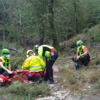 Loano: ciclista si infortuna a Pian delle Bosse. Interviene l'elisoccorso (FOTO)