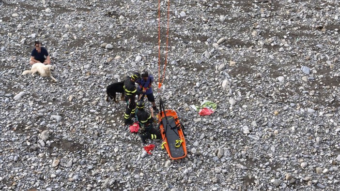 Maltempo e il fiume sale: a Villanova d'Albenga tre persone e tre cani salvati dai Vigili del fuoco (FOTO)
