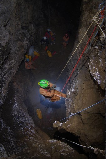 Savona: il Soccorso Speleologico Ligure e Piemontese in esercitazione congiunta nella grotta Buranco Rampiun