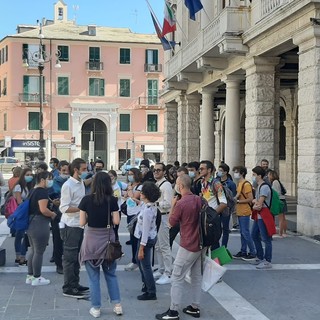 "Vogliamo organizzazione": sit in di protesta degli studenti in piazza Sisto per una scuola sicura
