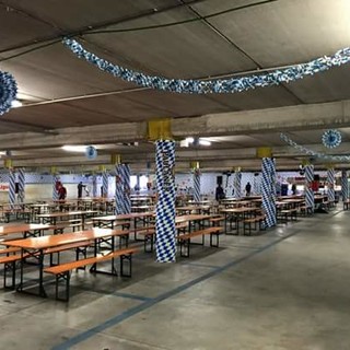 Cairo Montenotte, iniziata la prima edizione dell'Oktoberfest primaverile: insorge il problema igiene