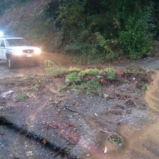 Stella, smottamenti nella strada tra San Martino e l'Alpicella e tra Corona e S. Giustina (FOTO)