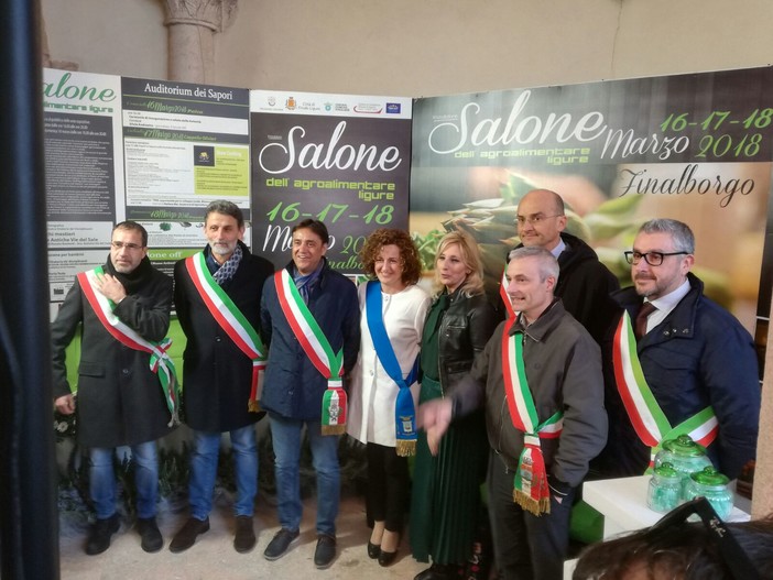Grande presenza di pubblico all'inaugurazione del 14° Salone dell'Agroalimentare Ligure a Finalborgo Grande presenza di pubblico all'inaugurazione del 14° Salone dell'Agroalimentare Ligure a Finalborgo