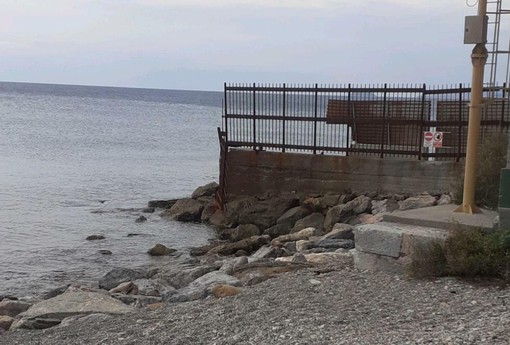 La spiaggia libera dal cantiere citata da Carrara
