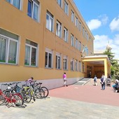 Scuole Pertini-Colombo di Savona: affidati i lavori per i nuovi serramenti, investimento da oltre 200mila euro