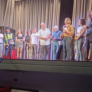 Uno spettacolo teatrale savonese sul tema rigassificatore? In scena "La terra ai contadini" e i riferimenti non mancano