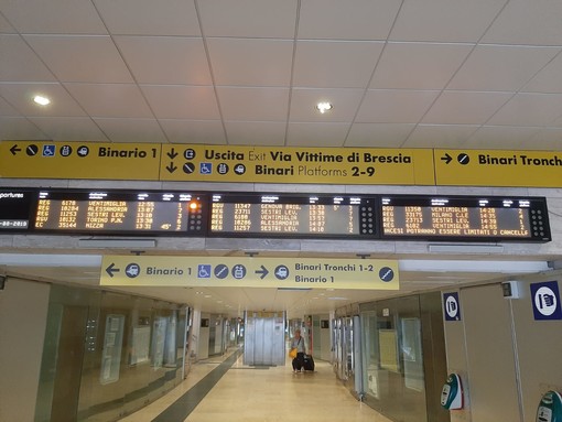 Liguria, Trenitalia: bus e fermate aggiuntive ai treni per i viaggi in regione Liguria, Trenitalia: bus e fermate aggiuntive ai treni per i viaggi in regione
