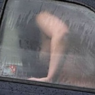 Sesso in autostrada a Villanova d'Albenga, bengalesi "beccati" dalla Polizia Stradale