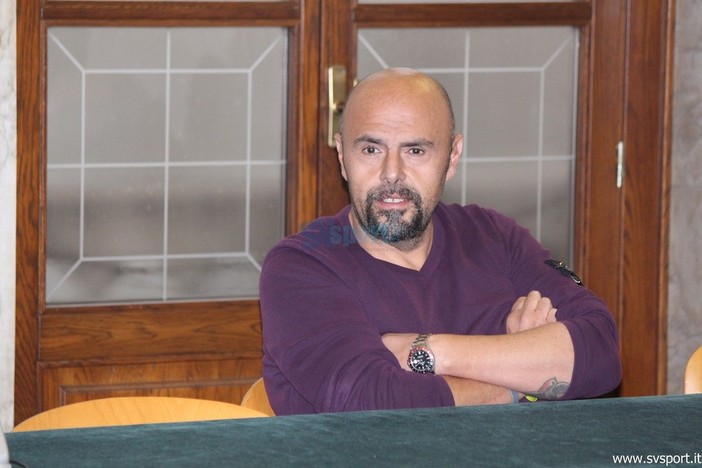 Savona, uffici della Polizia locale, Scaramuzza (Lega): "Non c'è sistema di raffrescamento della struttura, sembra un forno" Savona, uffici della Polizia locale, Scaramuzza (Lega): "Non c'è sistema di raffrescamento della struttura, sembra un forno"