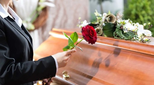 Socrem Apeiron Savona: servizi funebri completi per funerale religioso, laico o cremazione