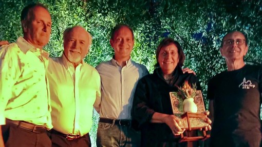 Festa delle erbe di Rollo, assegnato a Silvia Arnaud il Premio “Libereso Guglielmi”: ha recuperato i Giardini di Villa della Pergola