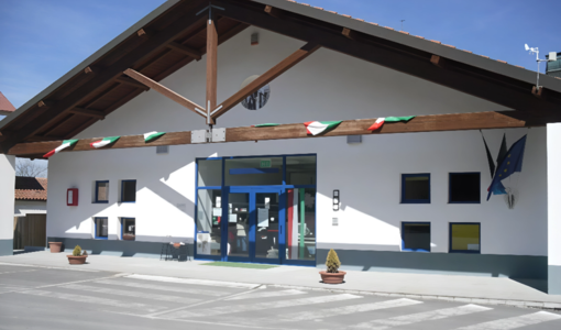 Cosseria, nasce il "Murale della Gentilezza": la scuola che colora il paese con la gioia