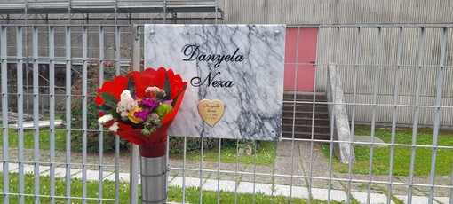 Savona, una targa per ricordare Danjela Neza uccisa il 6 maggio dello scorso anno Savona, una targa per ricordare Danjela Neza uccisa il 6 maggio dello scorso anno
