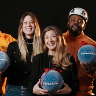 La Polizia di Stato augura buone feste con uno spot: bambini, sorrisi e il messaggio del #EsserciSempre