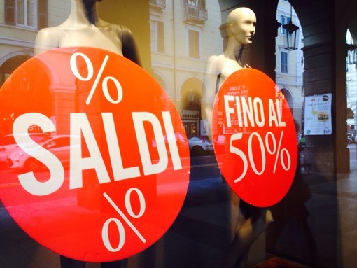 Al via i saldi anche ad Albenga, l’assessore Vannucci augura a tutti i commercianti un anno proficuo