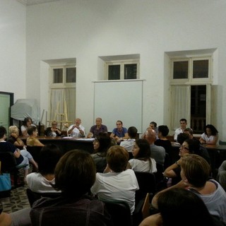 Autosilos di piazza Donatori di sangue a Finale, una storia di errori: scontro tra commercianti e amministrazione in Sala Gallesio