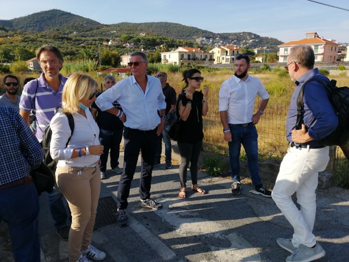 Da via Montello alle Vignasse passando per via Piste, sopralluogo della lista "Nuova Grande Loano": "Periferia abbandonata"