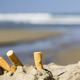 Loano, ordinanza del sindaco: vietato fumare sulle spiagge Loano, ordinanza del sindaco: vietato fumare sulle spiagge