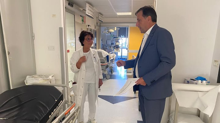 Savona, il sindaco Russo in visita al Pronto Soccorso del San Paolo: tra numeri record e carenza di personale