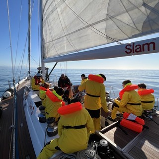 Savona, la Leon Pancaldo continua a navigare e gli studenti del Nautico fanno attività in mare. Dirigente Gozzi: "Senza la vendita servizi così ce li saremo sognati" (FOTO)