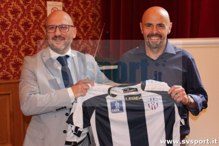 Calcio, Savona. Cavaliere allarga le braccia: "La volontà del Comune di vedere l'Albissola al Bacigalupo è chiara. Non ci resta che prenderne atto"