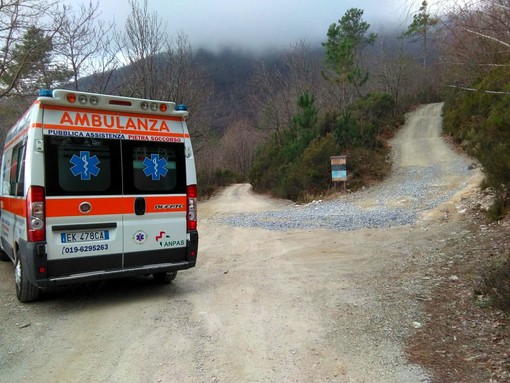 Biker soccorso sulle alture di Giustenice: trasportato in codice giallo al Santa Corona (FOTO)