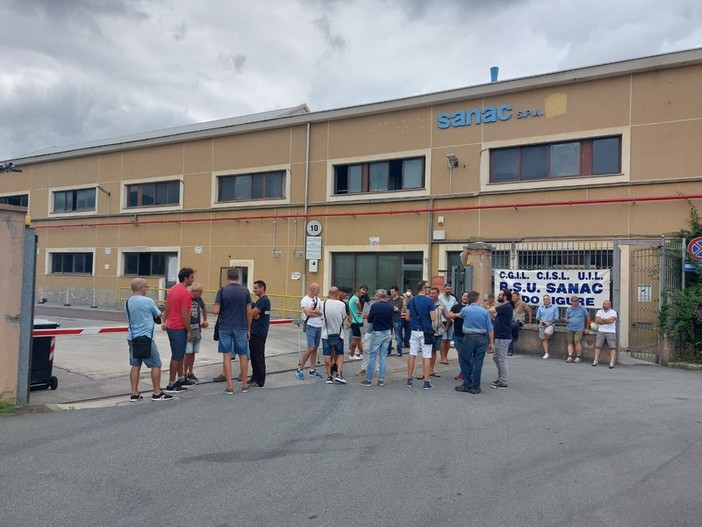 Vertenza Sanac di Vado, i lavoratori incrociano le braccia l'11 novembre: "Servono risposte" Vertenza Sanac di Vado, i lavoratori incrociano le braccia l'11 novembre: "Servono risposte"