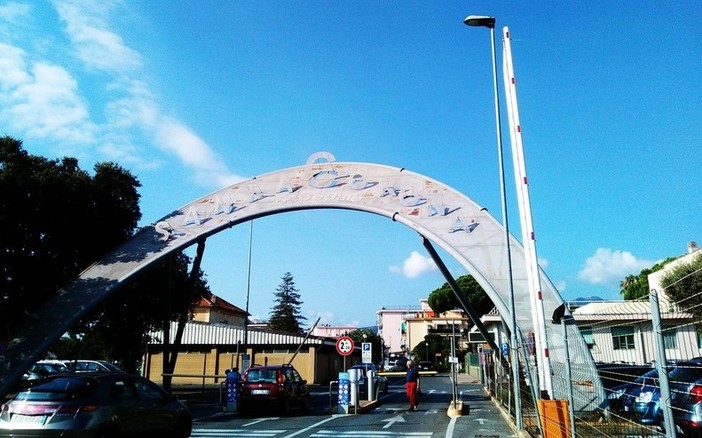 Scontro tra due moto sull'Aurelia ad Alassio: un centauro in codice giallo