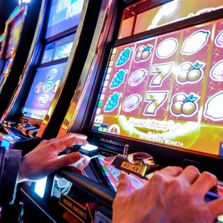 Liguria: 177 imprese attive nel comparto giochi, 581 occupati solo nel settore slot e vlt