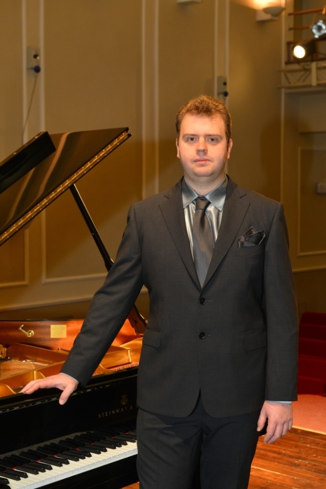 Concerto pianistico del Maestro Stefano Velluti a Finalborgo Concerto pianistico del Maestro Stefano Velluti a Finalborgo