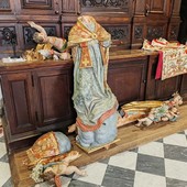 Pietra Ligure, la statua di San Nicolò in frantumi. Carrara: "Dopo cinquecento anni non è un bel segno"