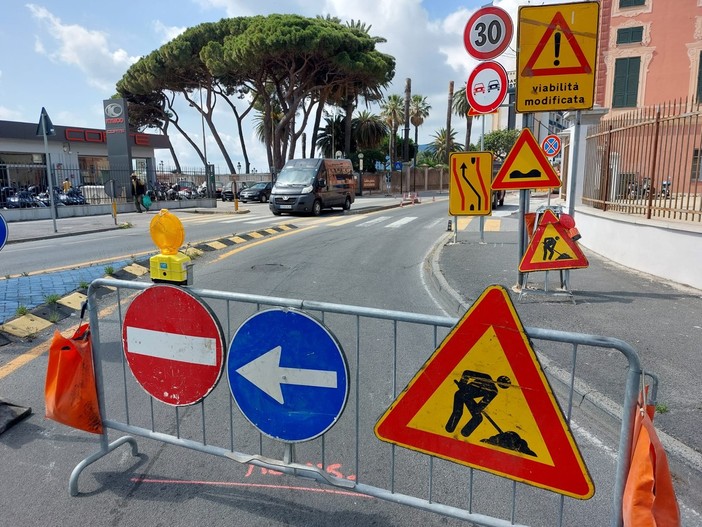 Savona, seconda tranche di lavori in via Nizza: traffico deviato verso Vado in corso Svizzera (FOTO) Savona, seconda tranche di lavori in via Nizza: traffico deviato verso Vado in corso Svizzera (FOTO)