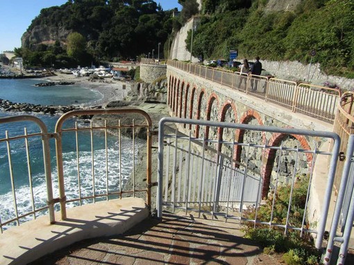 Sullo sfondo la futura spiaggia libera nella zona di Cala Cravieu Sullo sfondo la futura spiaggia libera nella zona di Cala Cravieu