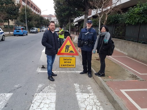 Il Comune di Albenga si riunisce per il PEBA (Piano Eliminazione Barriere Architettoniche) Il Comune di Albenga si riunisce per il PEBA (Piano Eliminazione Barriere Architettoniche)