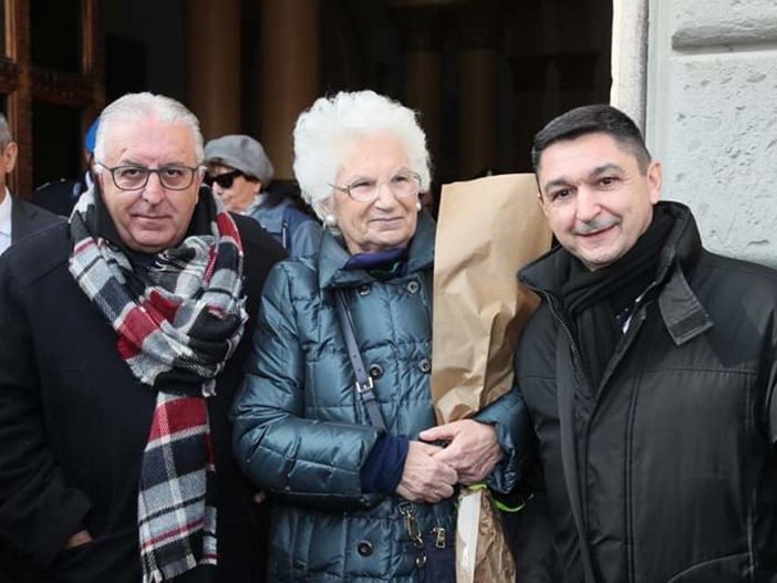 Villanova d'Albenga conferisce la cittadinanza onoraria al Milite Ignoto e a tutti gli Eroi e Caduti della pandemia