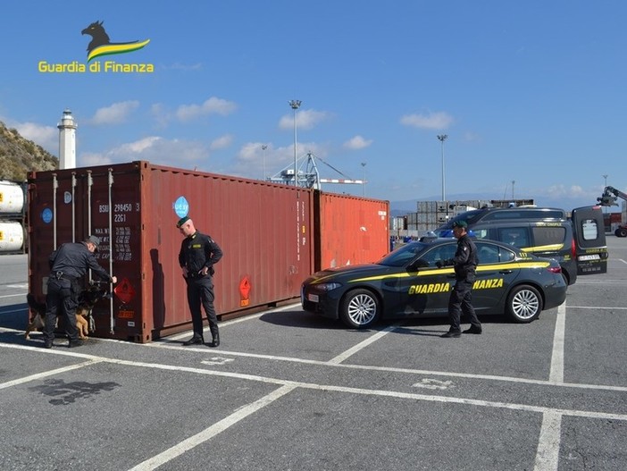Centi: "Sequestri a Savona e Vado confermano la centralità dei porti liguri nelle rotte della droga in Italia ed Europa" Centi: "Sequestri a Savona e Vado confermano la centralità dei porti liguri nelle rotte della droga in Italia ed Europa"