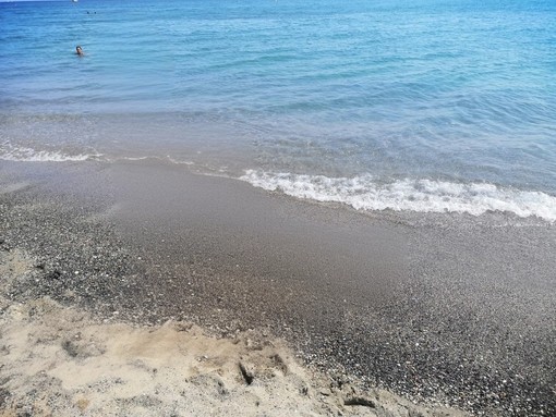 Pietra Ligure, la ricetta dell’opposizione sulle concessioni balneari: “Aste per un anno e nuovo piano spiagge”