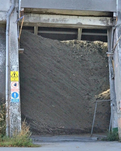 Scarone e Giordano (M5S): "Ceneri tossiche abbandonate a Bragno, la Val Bormida non diventerà la 'Valle della morte'"