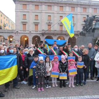Savona dice no alla guerra e si stringe intorno alla sua comunità ucraina (FOTO e VIDEO)