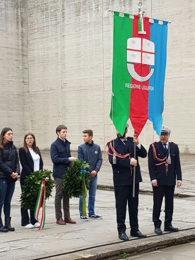 Delegazione regionale ligure alle Foibe: gli studenti raccontano la tragedia dei giuliano dalmati Delegazione regionale ligure alle Foibe: gli studenti raccontano la tragedia dei giuliano dalmati